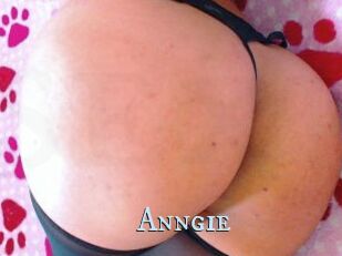 Anngie_