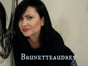 Brunetteaudrey