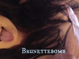 Brunettebomb