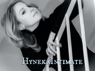 HynekaIntimate