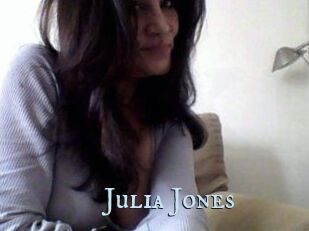 Julia_Jones