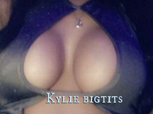 Kylie_bigtits