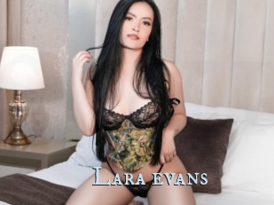 Lara_evans