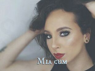 Mia_cum