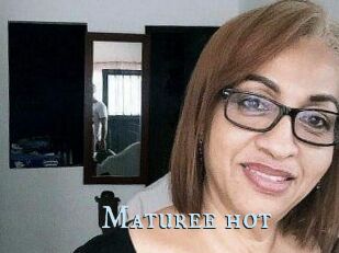 Maturee_hot