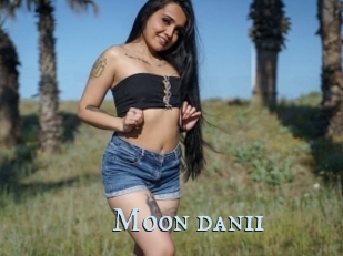 Moon_danii