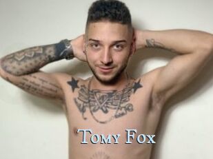Tomy_Fox